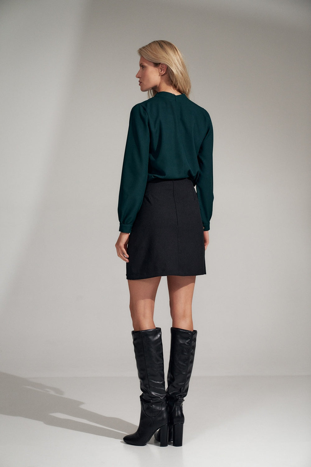 Short skirt model 150901 Figl