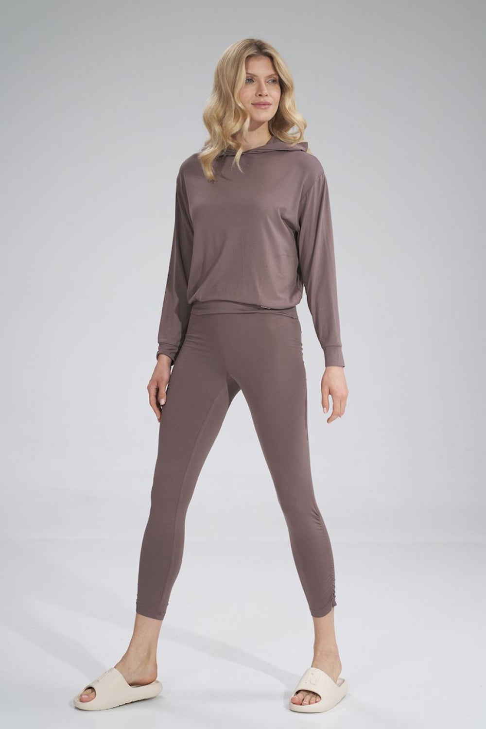 Long leggings model 155968 Figl