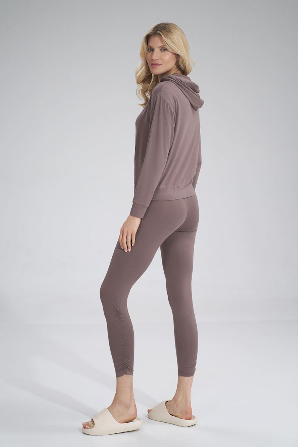 Long leggings model 155968 Figl